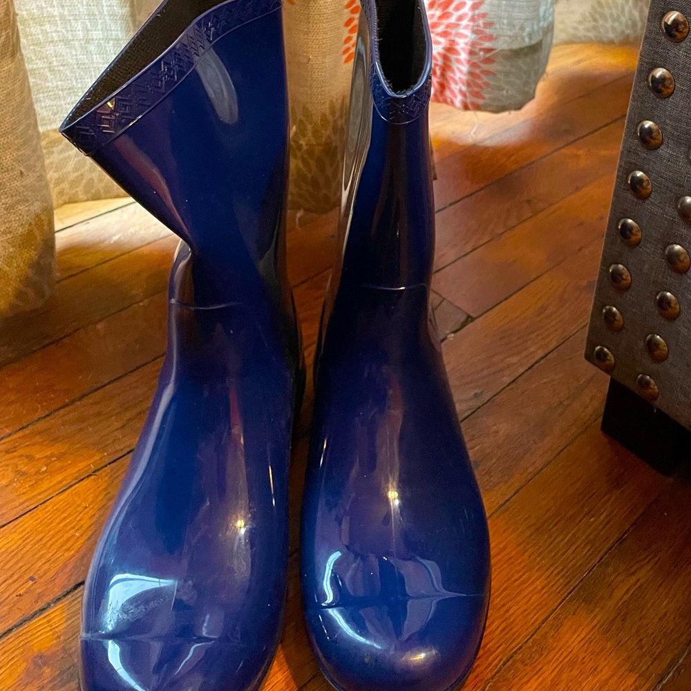 UGG Glossy Navy RainBoots
Like New - Picture 3 of 3